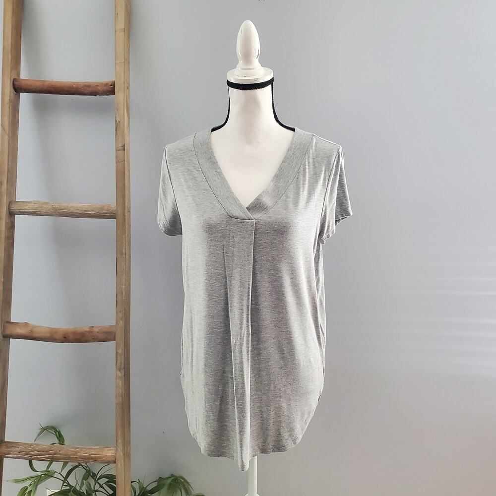 Old Navy Gray Short Sleeve Pleated Front Tee Size S